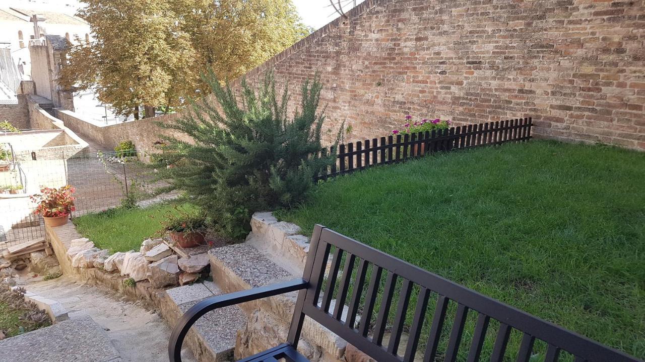 Villa Casa La Piazzetta Rinascimentale Urbino Exterior foto