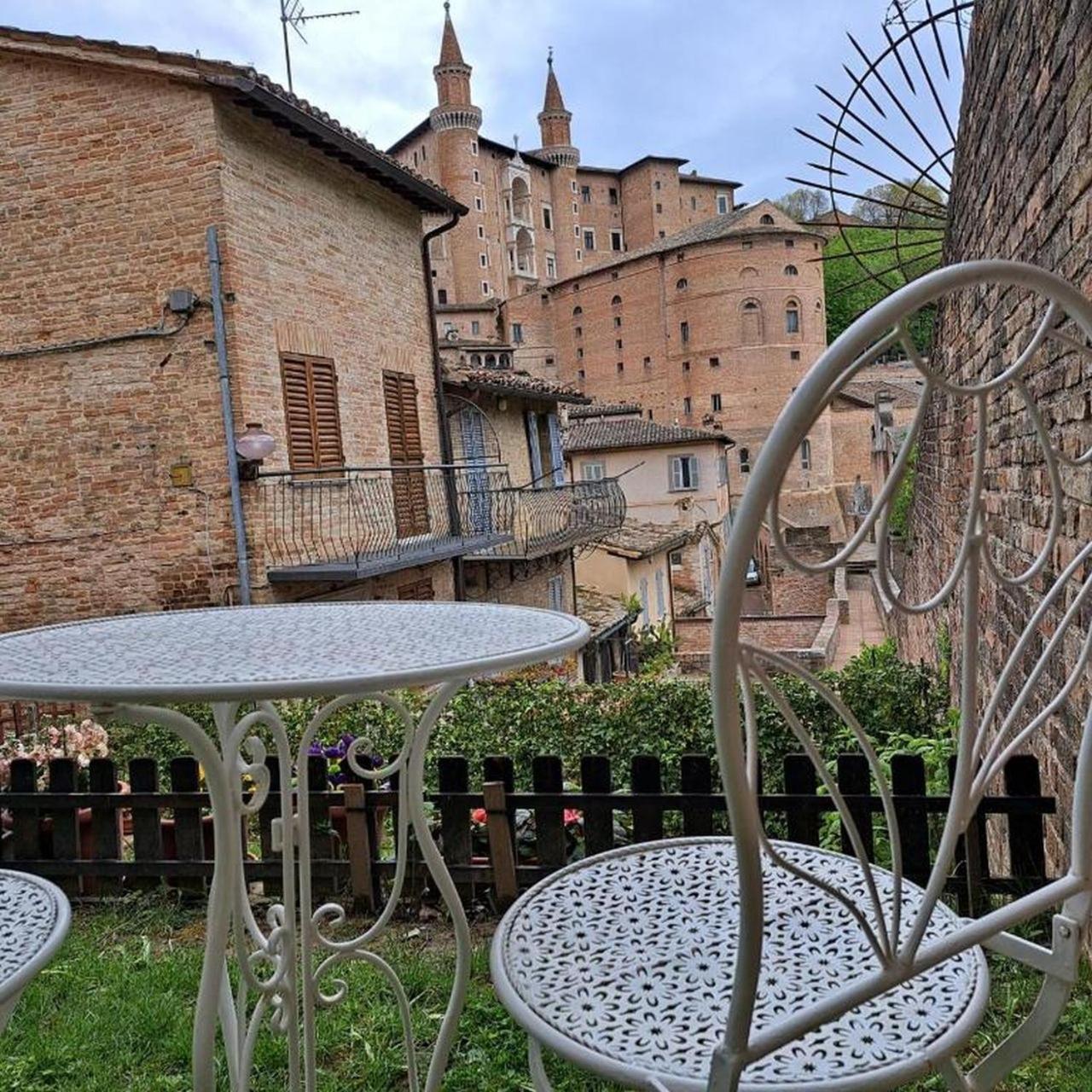 Villa Casa La Piazzetta Rinascimentale Urbino Exterior foto